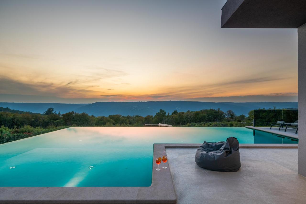 Villa Memory Raša Kültér fotó